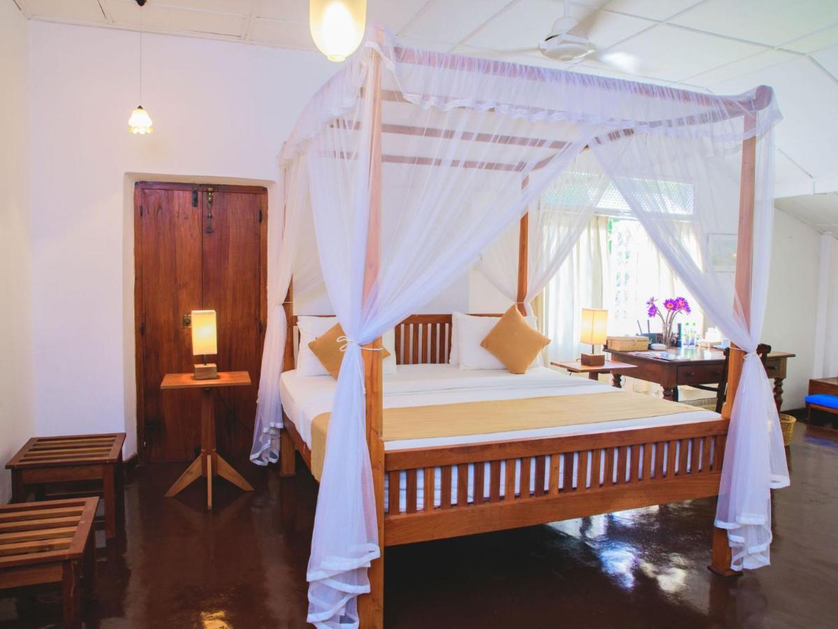 Thalpe Walawwa Heritage Villa Unawatuna Exterior photo