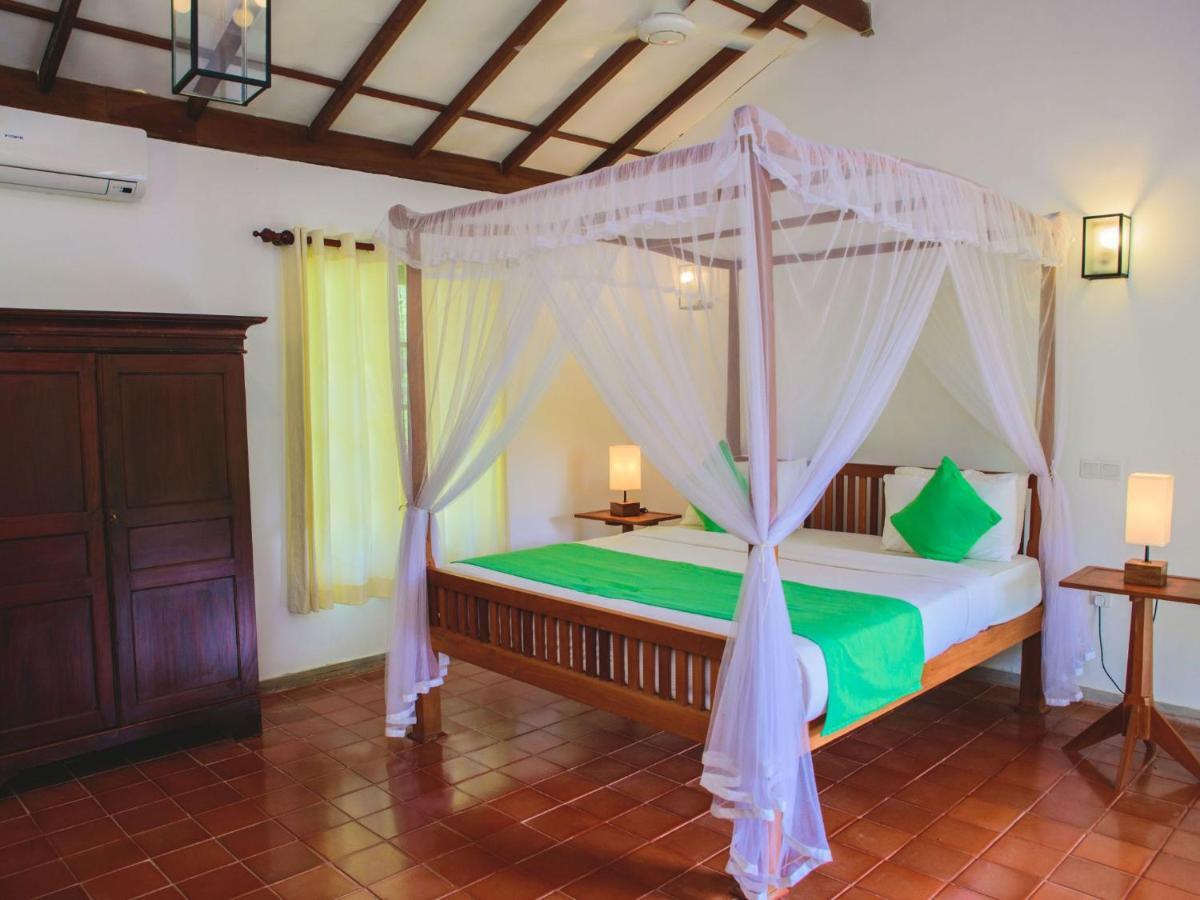 Thalpe Walawwa Heritage Villa Unawatuna Exterior photo