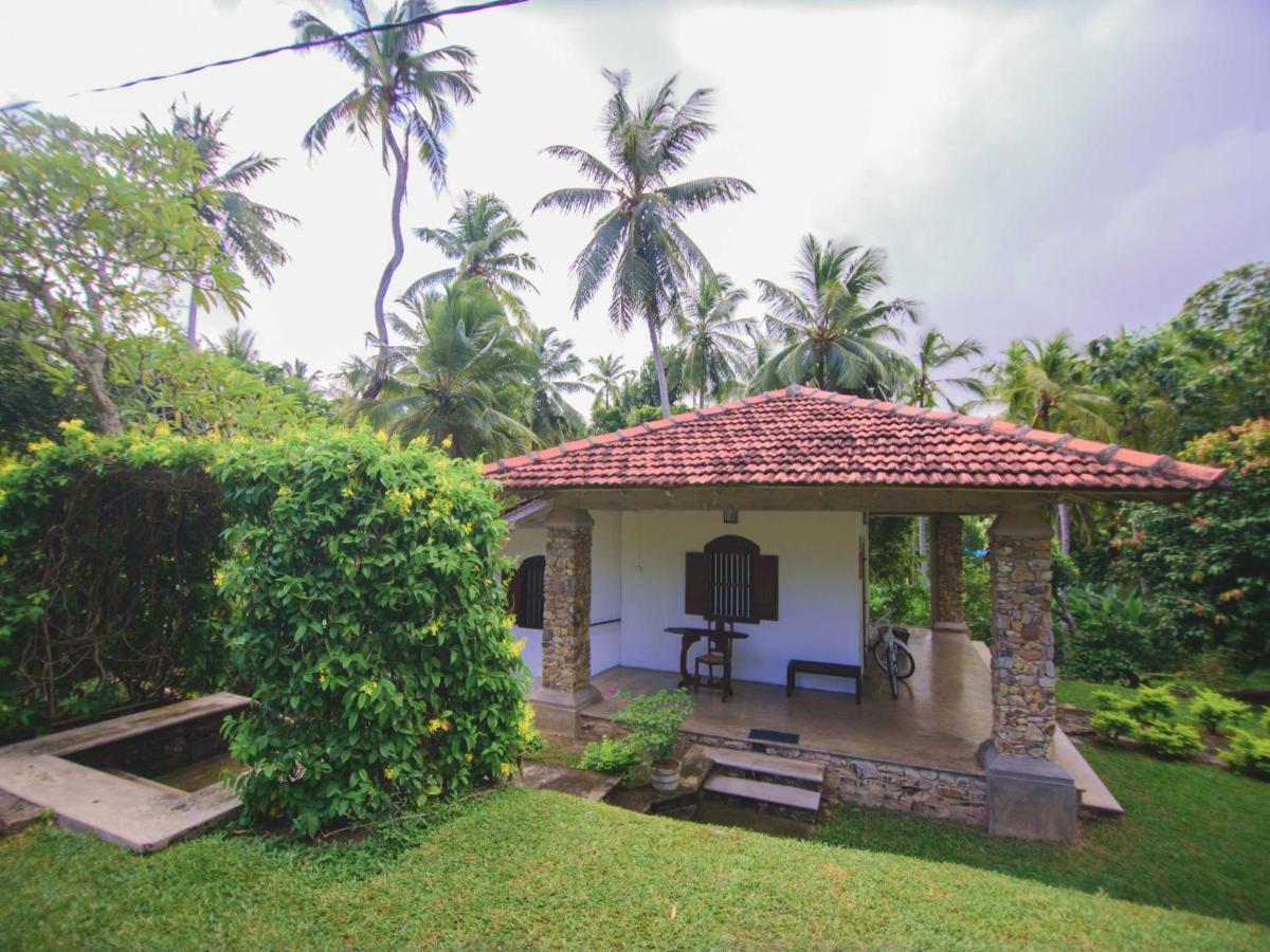 Thalpe Walawwa Heritage Villa Unawatuna Exterior photo