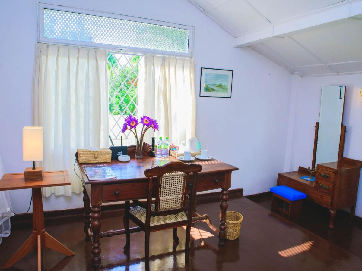 Thalpe Walawwa Heritage Villa Unawatuna Exterior photo