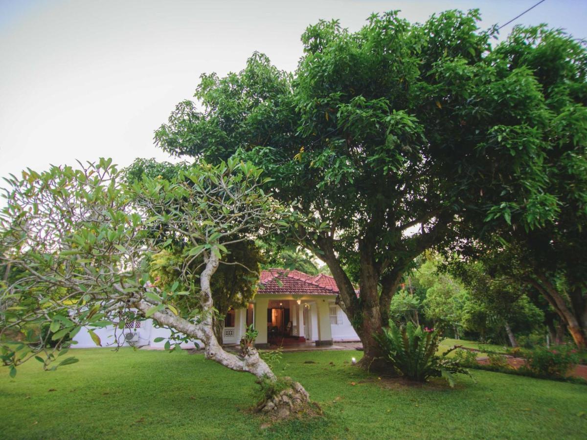 Thalpe Walawwa Heritage Villa Unawatuna Exterior photo