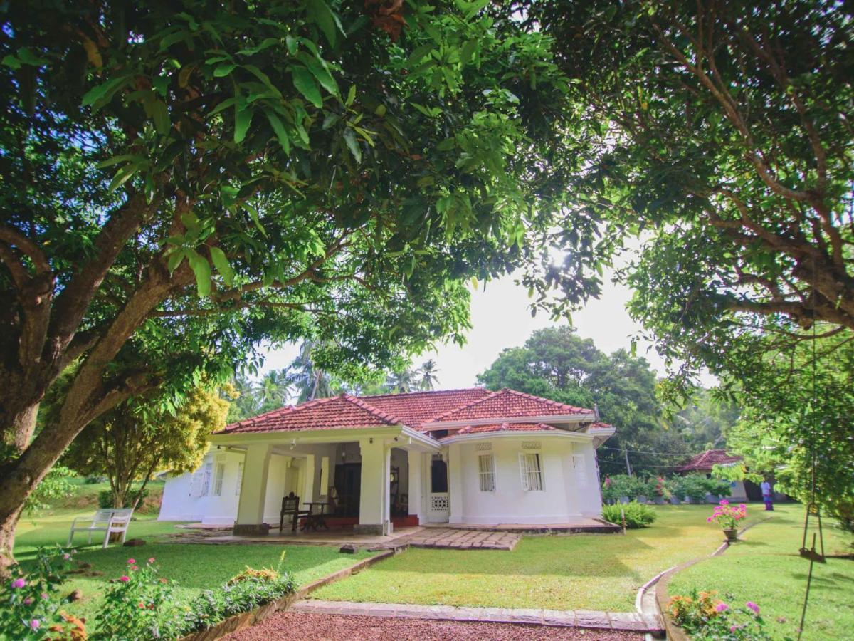 Thalpe Walawwa Heritage Villa Unawatuna Exterior photo